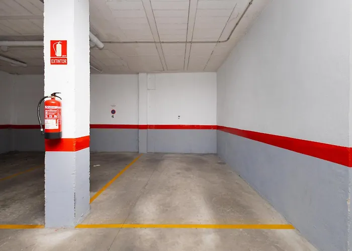 C21 Trendy 2 Bdr & Parking Downtown