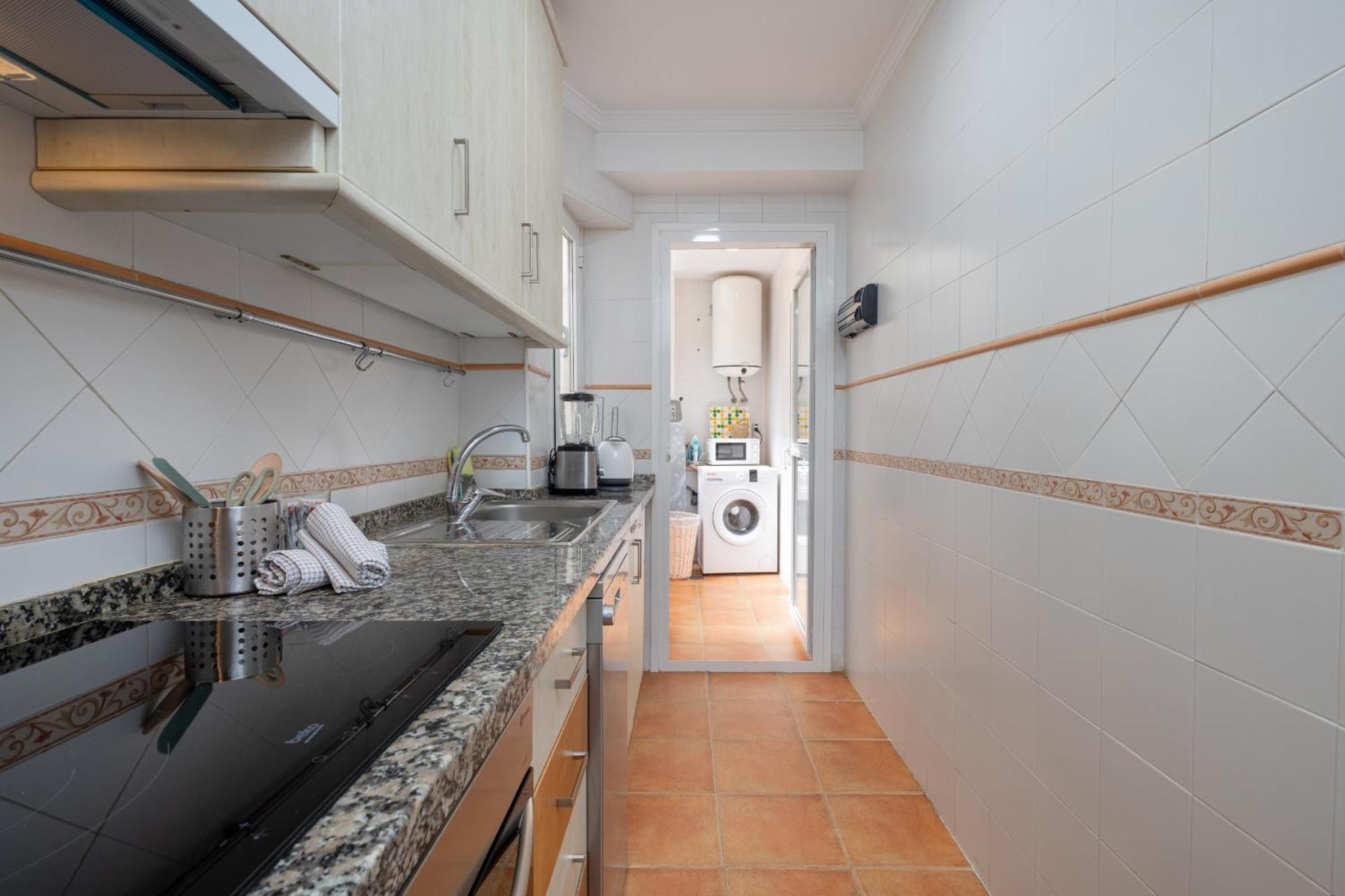 Apartment C21 Trendy 2 Bdr & Parking Downtown *