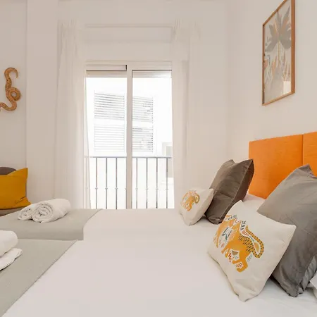 C21 Trendy 2 Bdr & Parking Downtown Apartment Malaga Exterior photo