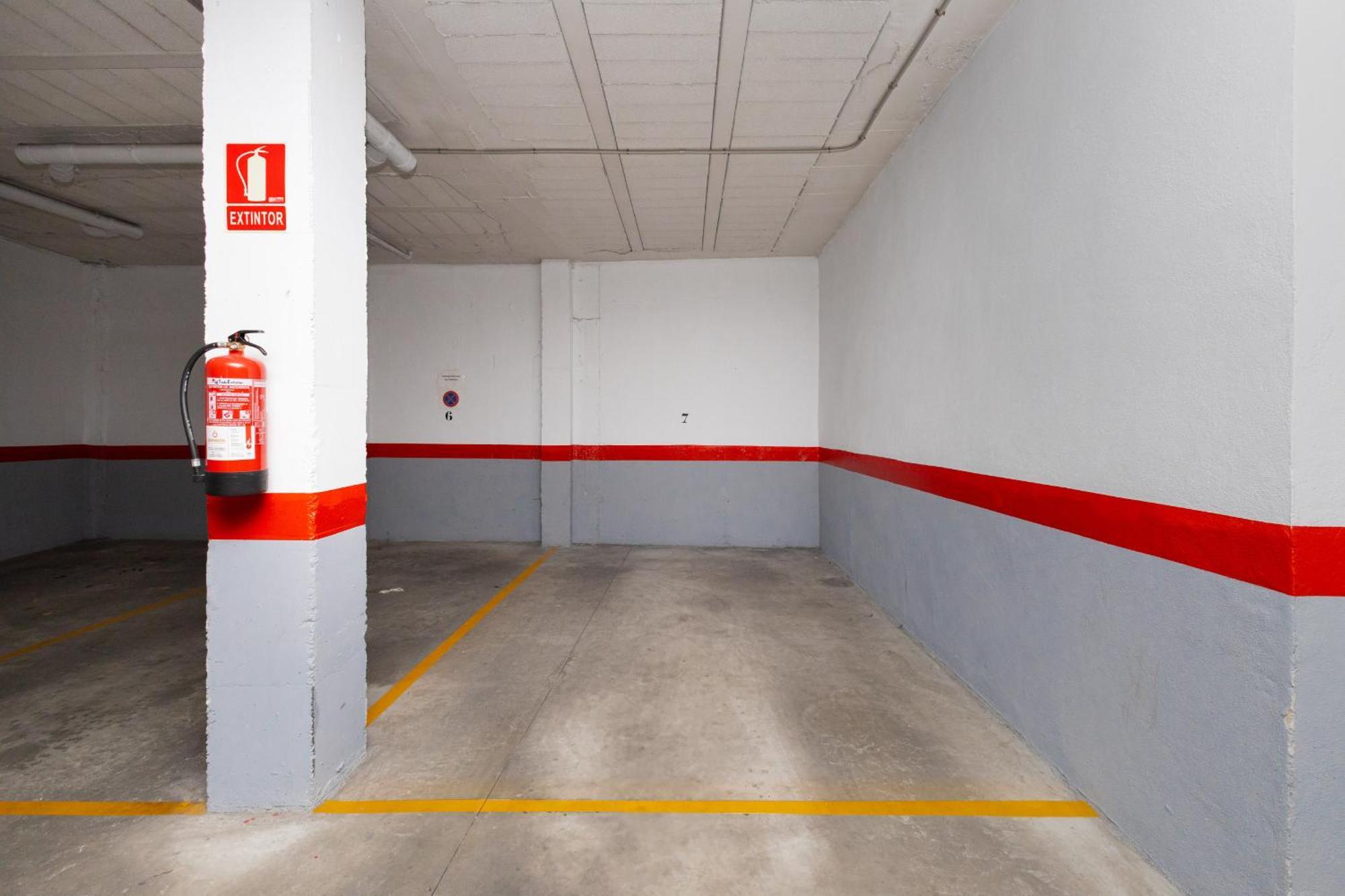 Apartament C21 Trendy 2 Bdr & Parking Downtown *