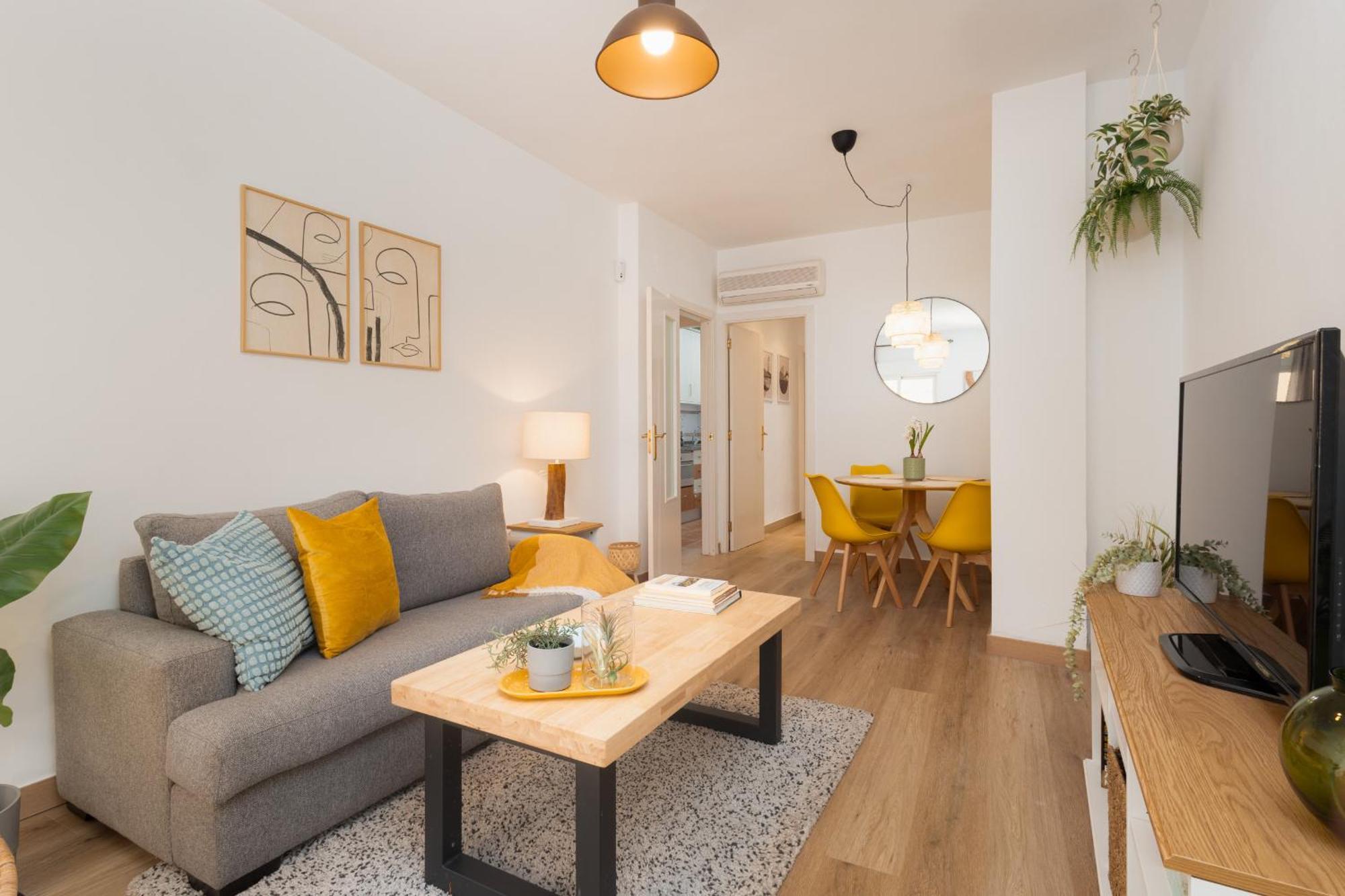 C21 Trendy 2 Bdr & Parking Downtown Apartament Màlaga